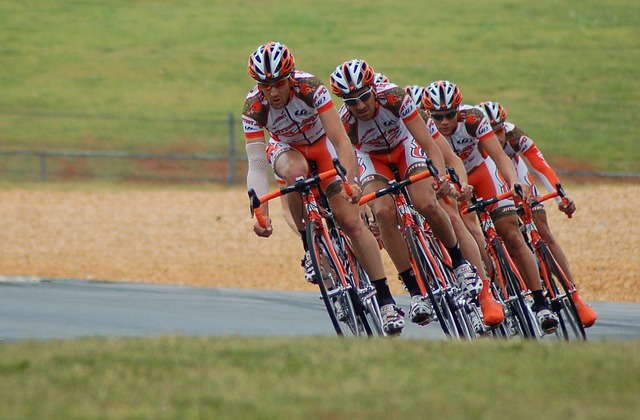 Pedersen Victorious in Giro Stage Six as Duo Caught 300m from Finish