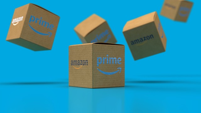 Amazon Offers $10 Rewards for Pickups, Targeting Delivery Costs