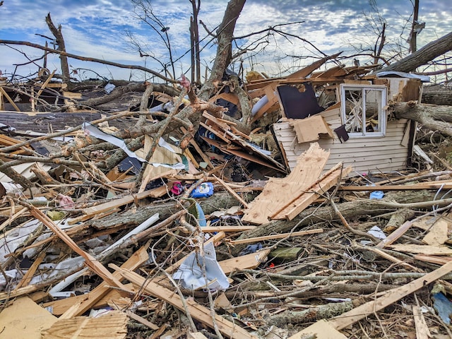 Devastating Tornado Strikes Central Mississippi: One Fatality and Dozens Injured