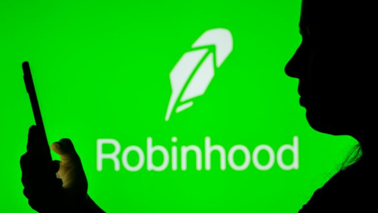 Robinhood’s Removal of Three Cryptocurrencies: Implications and Analysis