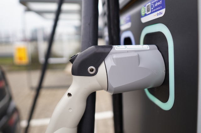 Washington State’s Plan to Mandate Tesla’s Charging Plug