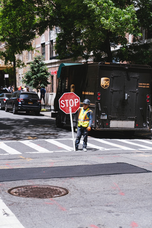 UPS and Union Reach a Pivotal 5-Year Deal, Securing Employee Welfare and Higher Wages