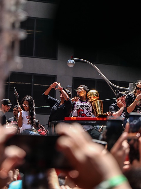 “Lakers Honor Kobe Bryant Legacy with Unveiling of Statue Outside Arena on Feb. 8”