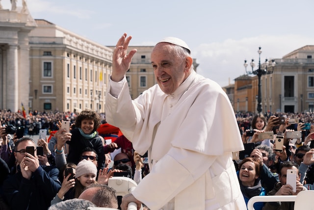 Pope Francis Tries His Hand at Mural Painting: A Unique Expression of Creativity