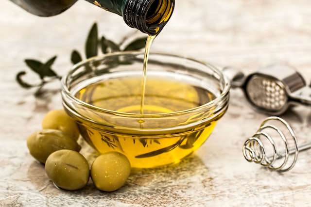 Unlocking the Secrets: The Numerous Health Benefits of Olive Oil