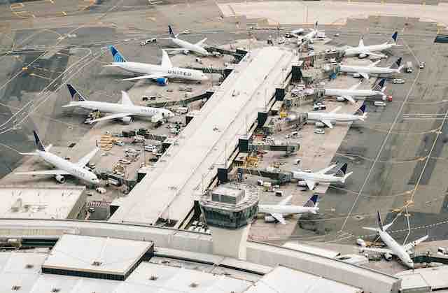 United Airlines Nationwide Flight Delays: Equipment Outage